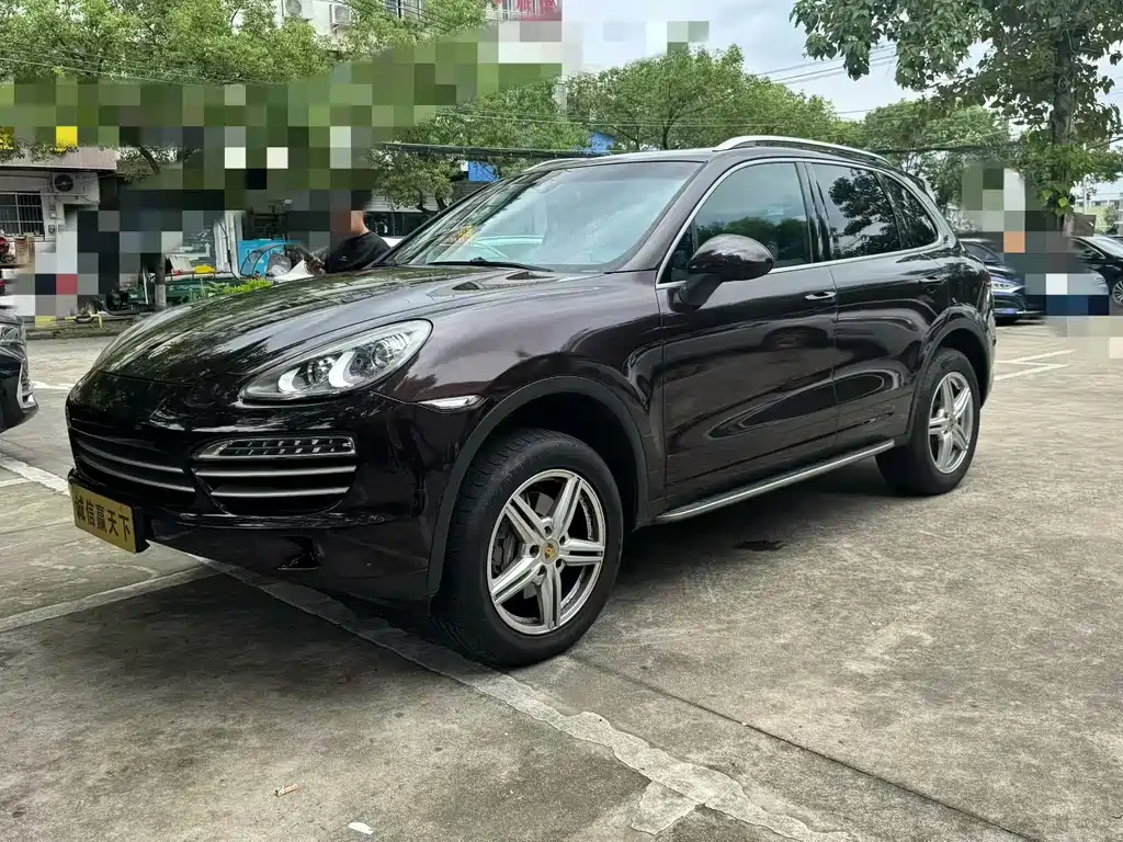 Porsche Cayenne — миниатюра 9