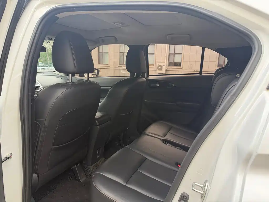 Mitsubishi Eclipse Cross — миниатюра 8
