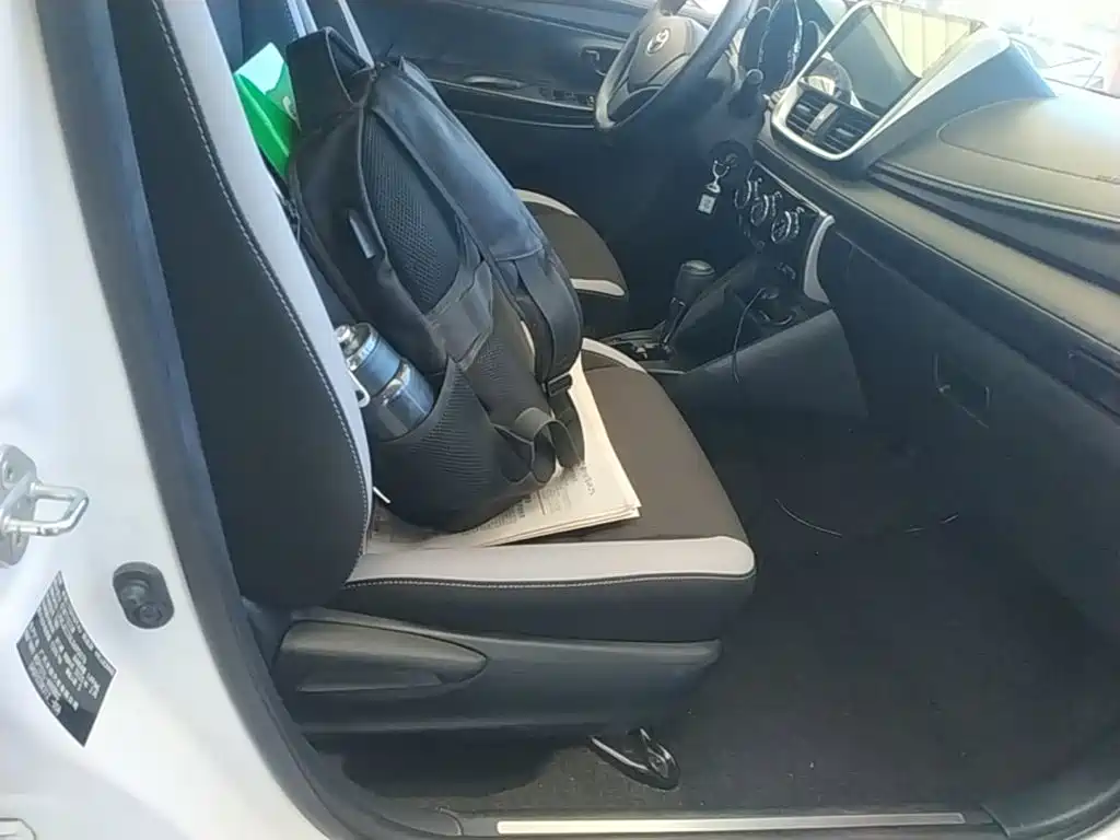 Toyota Yaris L — миниатюра 25