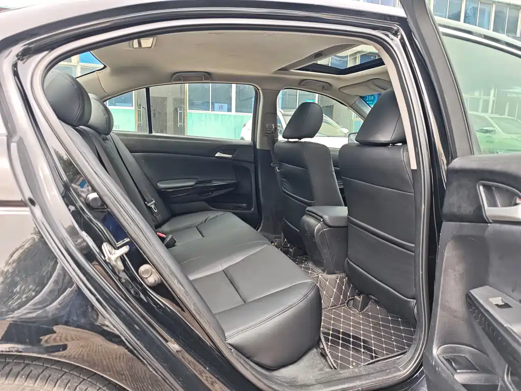 Honda Accord — миниатюра 9