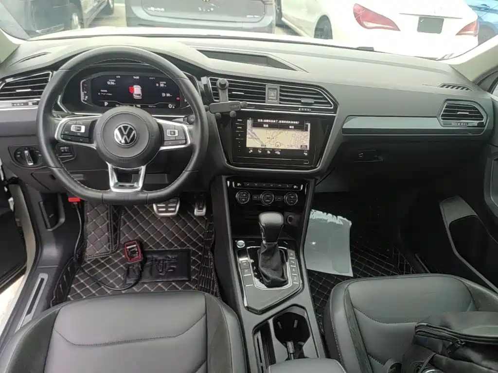 Volkswagen Tiguan L — миниатюра 10