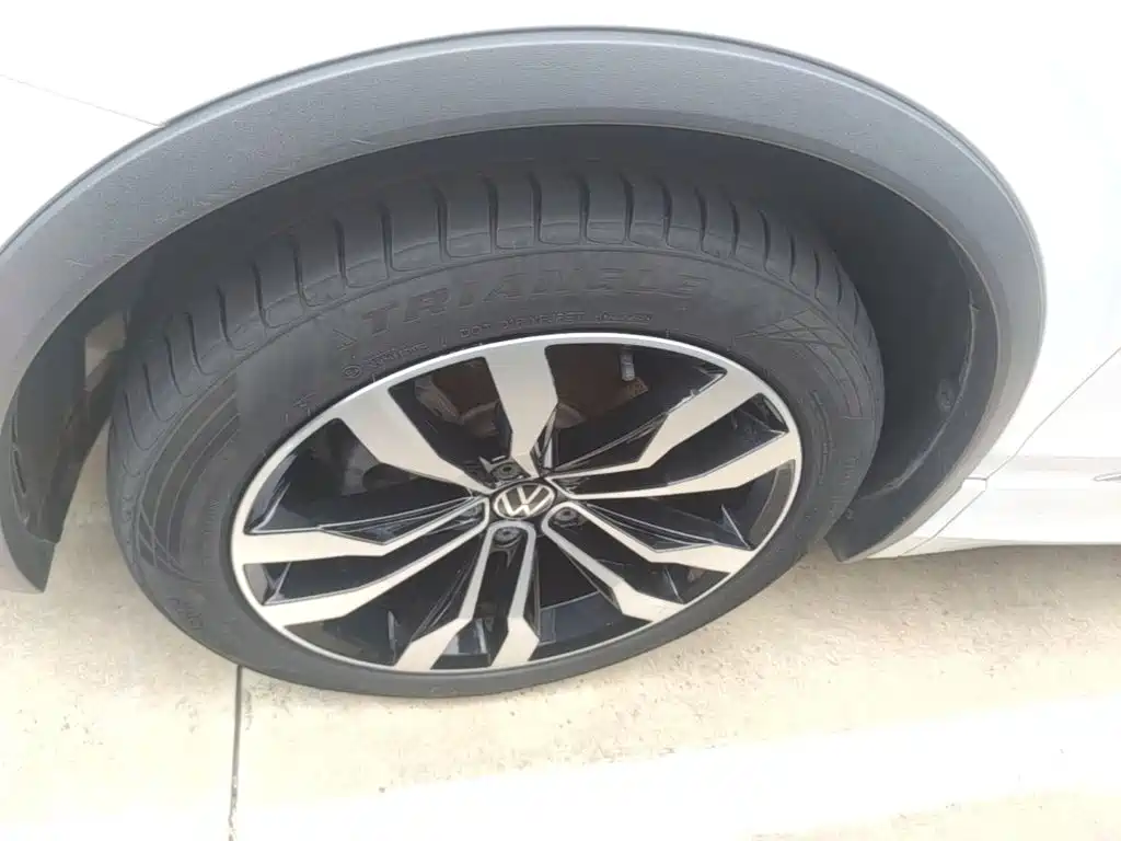 Volkswagen Tiguan L — миниатюра 23