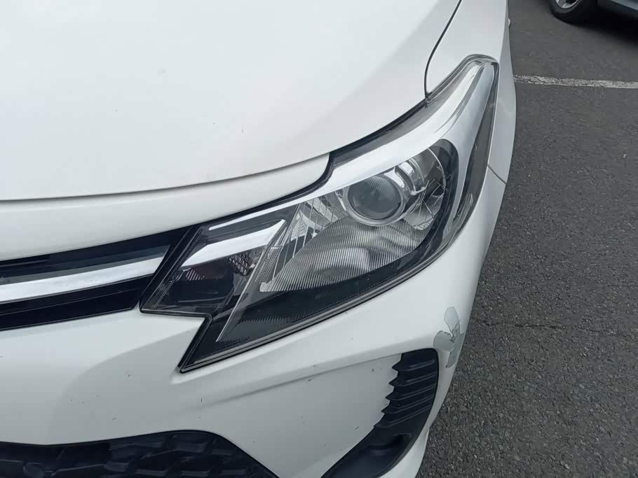 Toyota Vios FS 1.5 л 2021 г. Белый, пробег 33500 км
