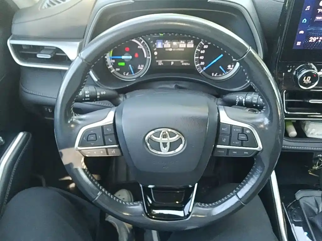 Toyota Highlander — миниатюра 11