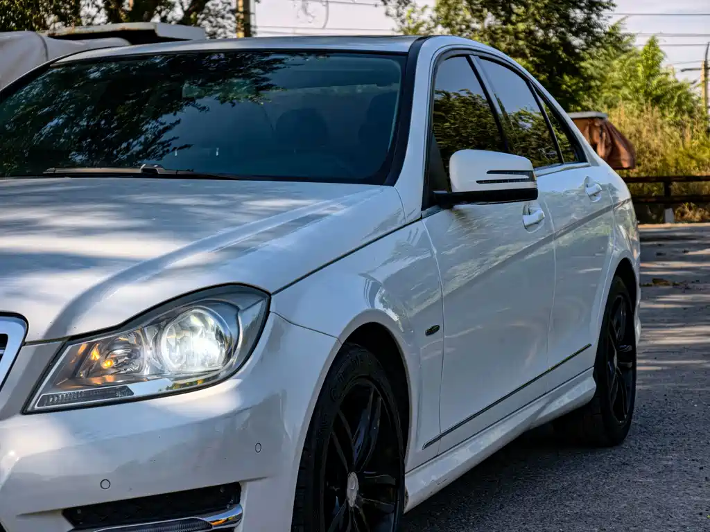 Mercedes-Benz C-Class — миниатюра 6