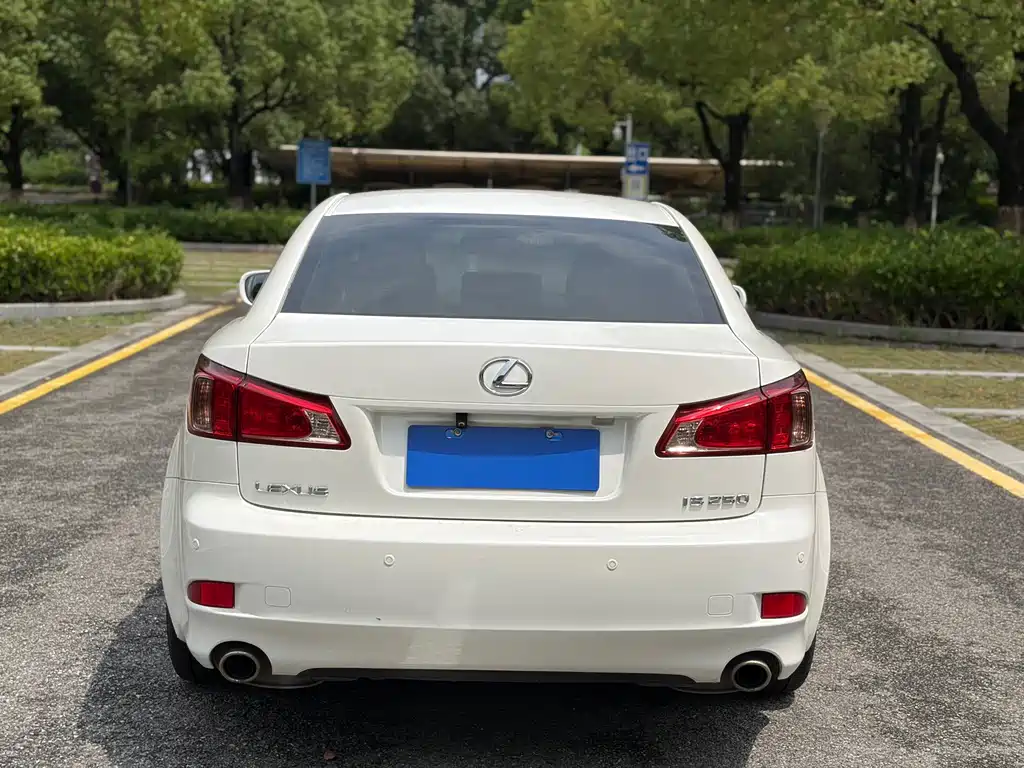 Lexus IS — миниатюра 7