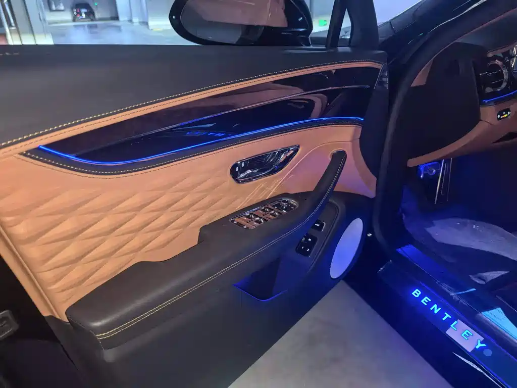 Bentley Flying Spur 2024 4.0T V8