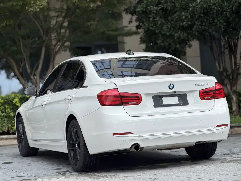 BMW 3 Series — миниатюра 8