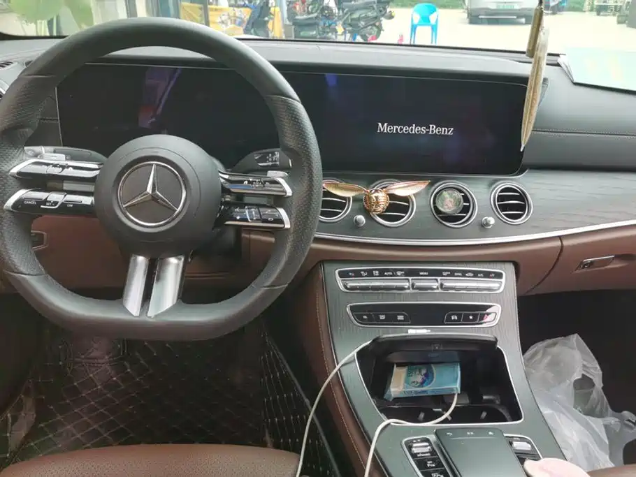 Mercedes-Benz E-Class — миниатюра 12