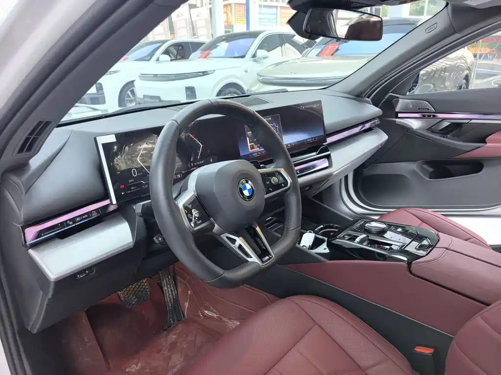 BMW 5 Series — миниатюра 6