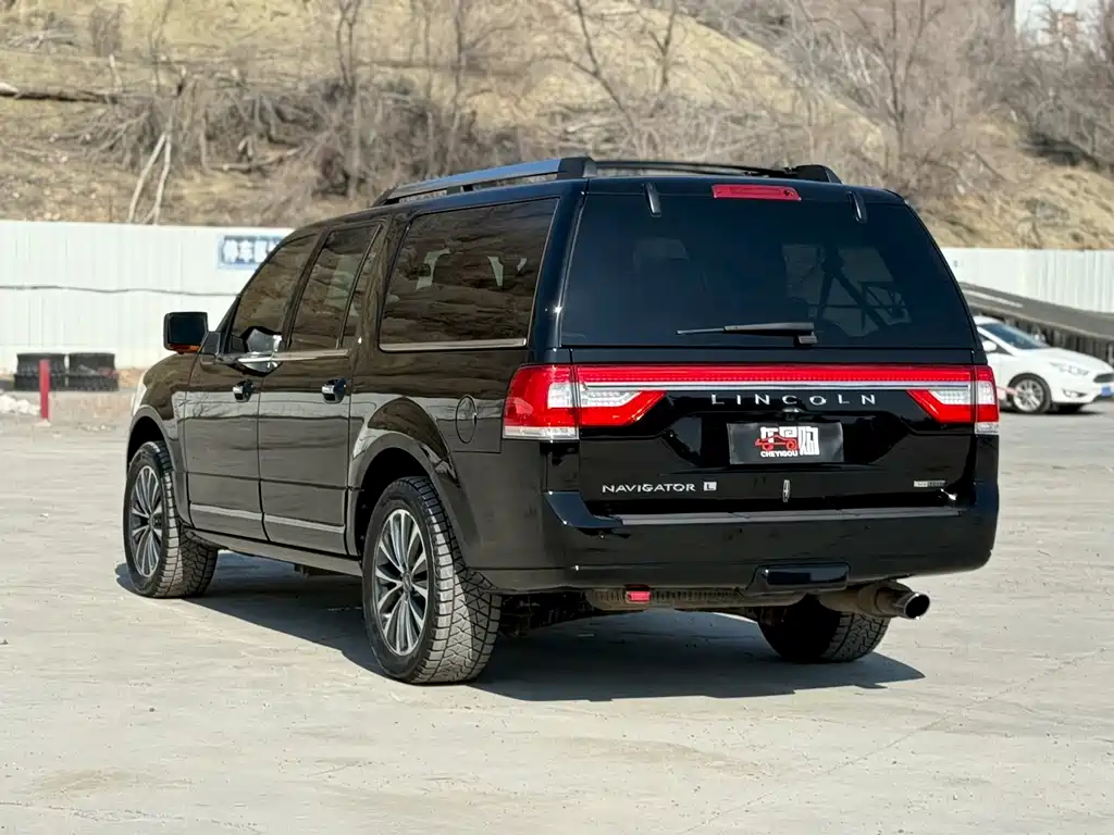 Lincoln Navigator — миниатюра 9