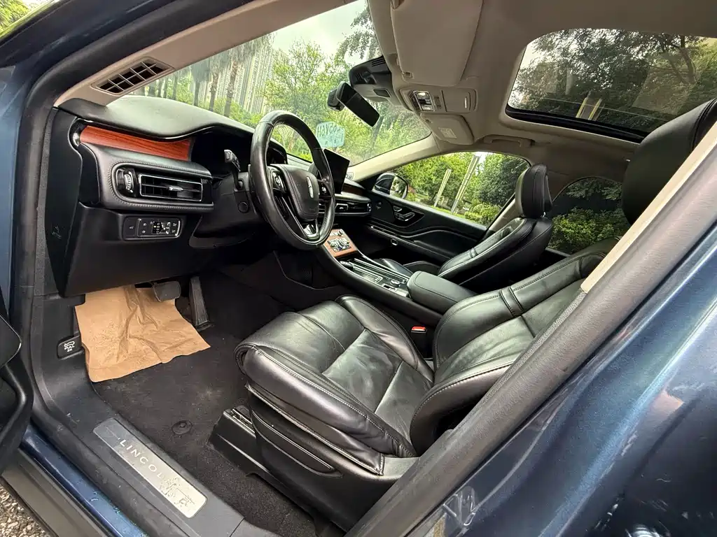Lincoln Aviator (Import) — миниатюра 7