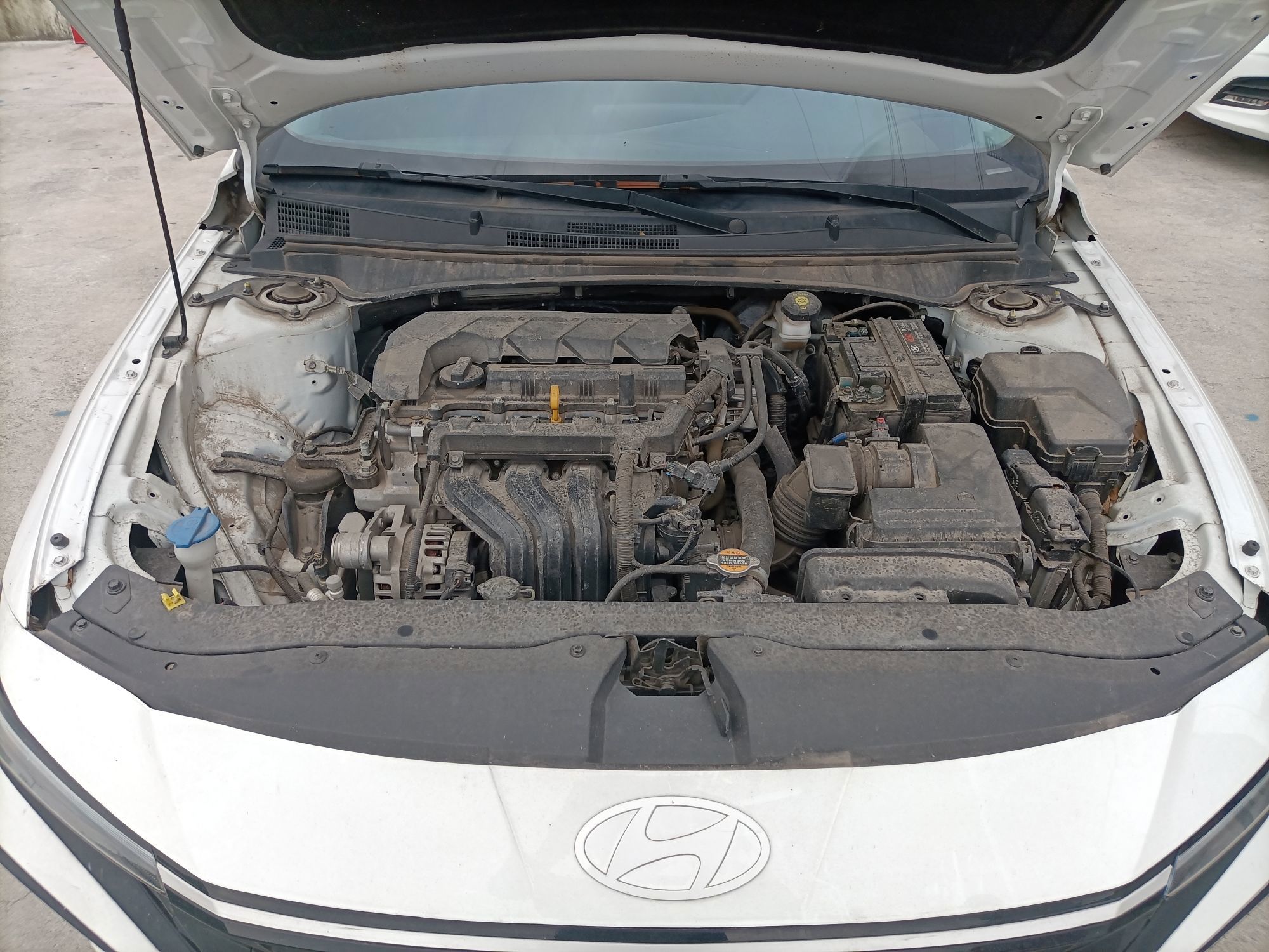 Hyundai Elantra — миниатюра 32