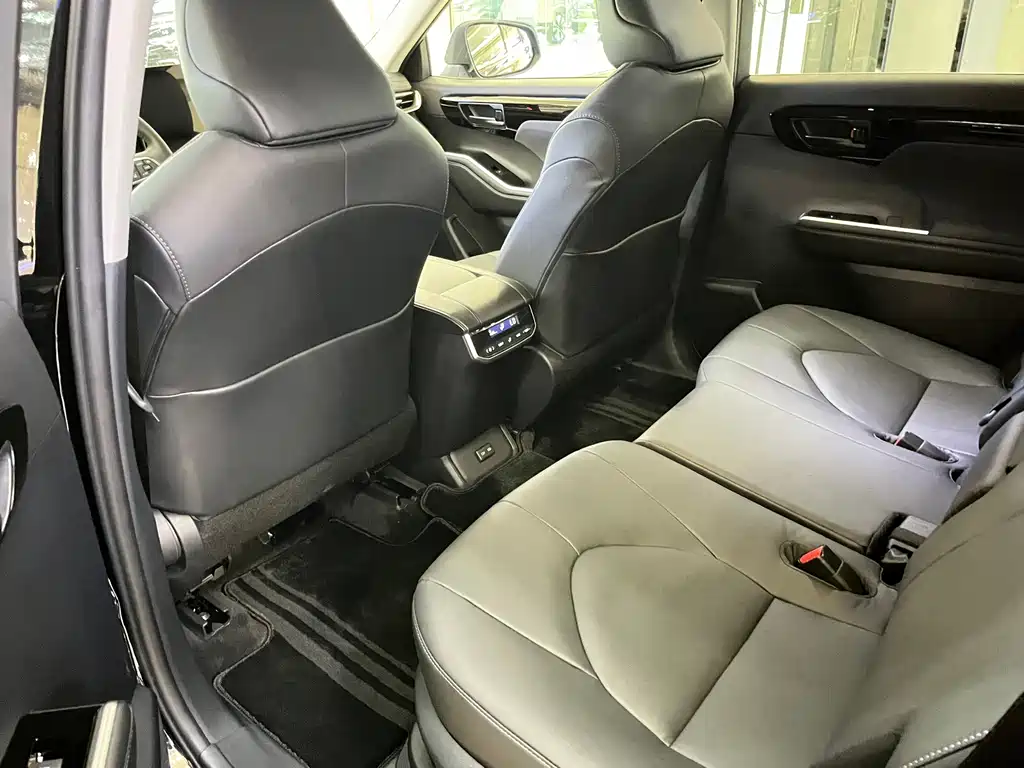 Toyota Highlander — миниатюра 9