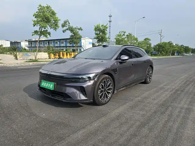 2025 Zeekr 007