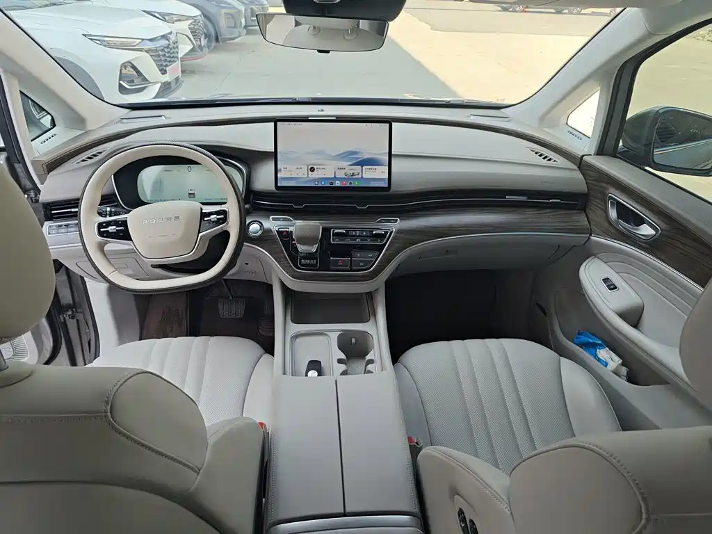 Roewe iMAX8 New Energy — миниатюра 11
