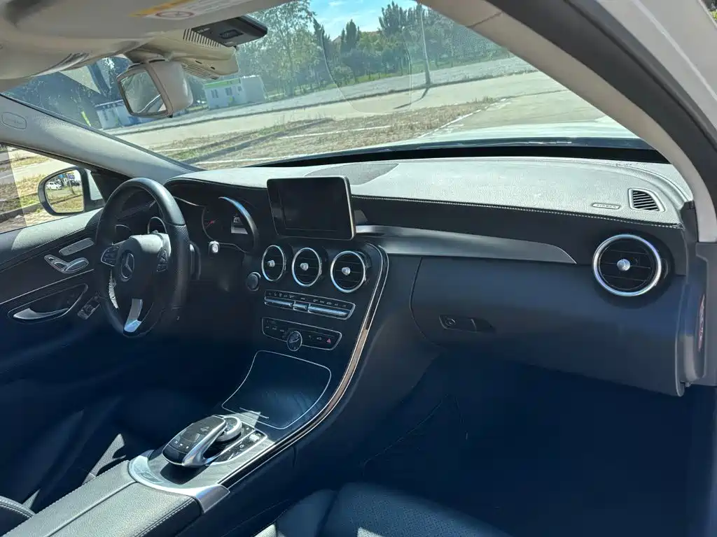 Mercedes-Benz C-Class — миниатюра 15