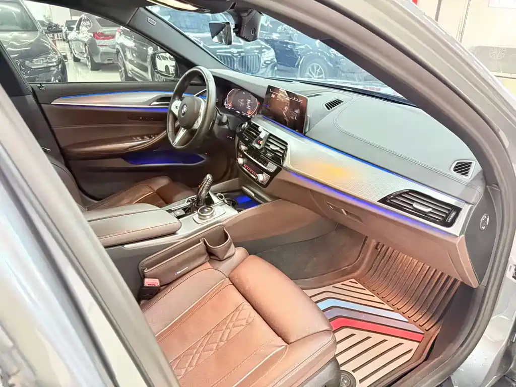 BMW 5 Series (Import) — миниатюра 9