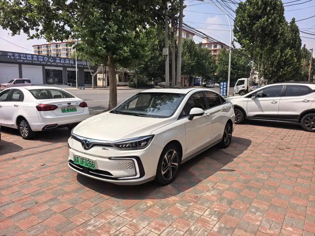 BAIC EU5
