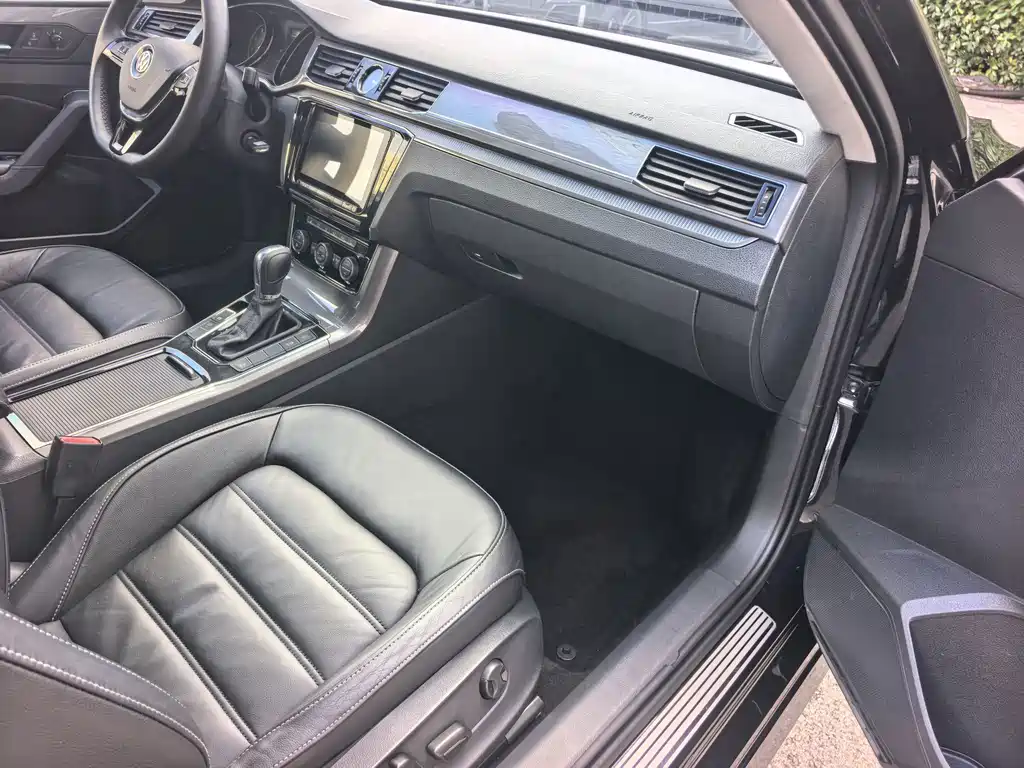Volkswagen Passat — миниатюра 7