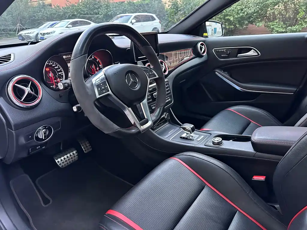 Mercedes-Benz GLA AMG — миниатюра 18