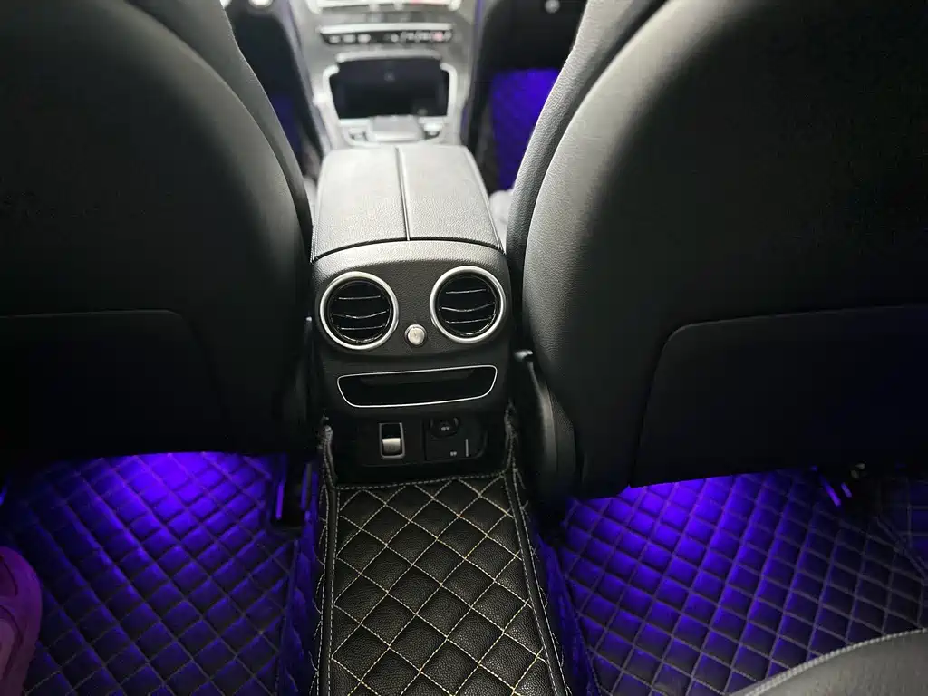 Mercedes-Benz C-Class — миниатюра 7
