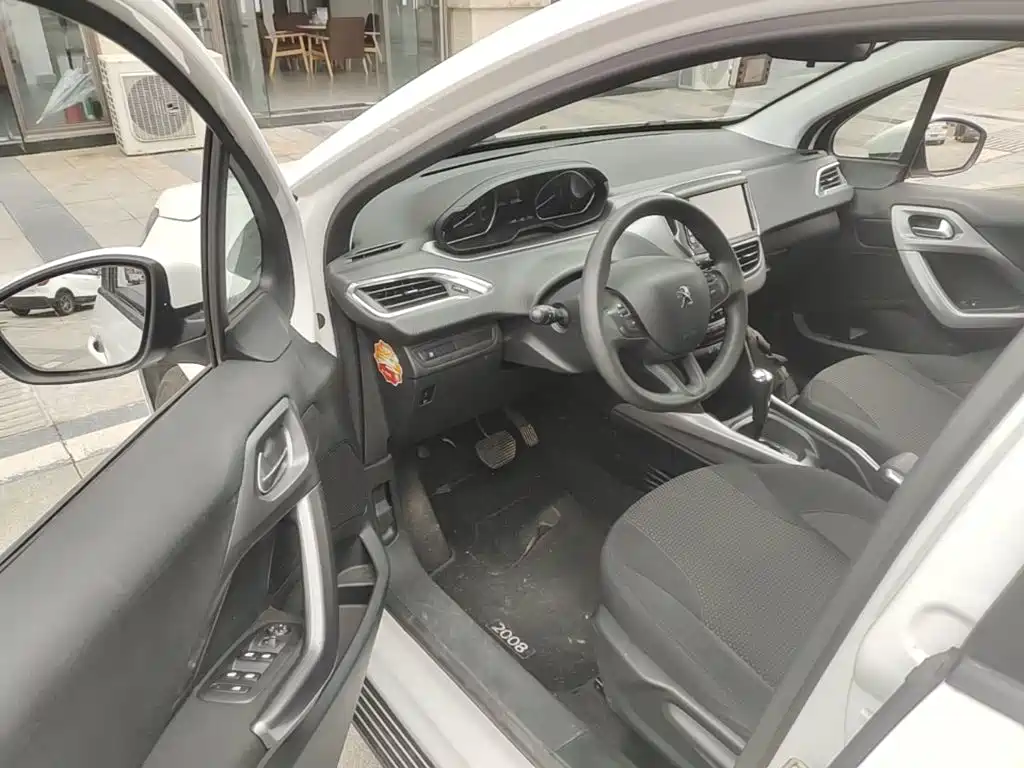 Peugeot 2008 — миниатюра 16