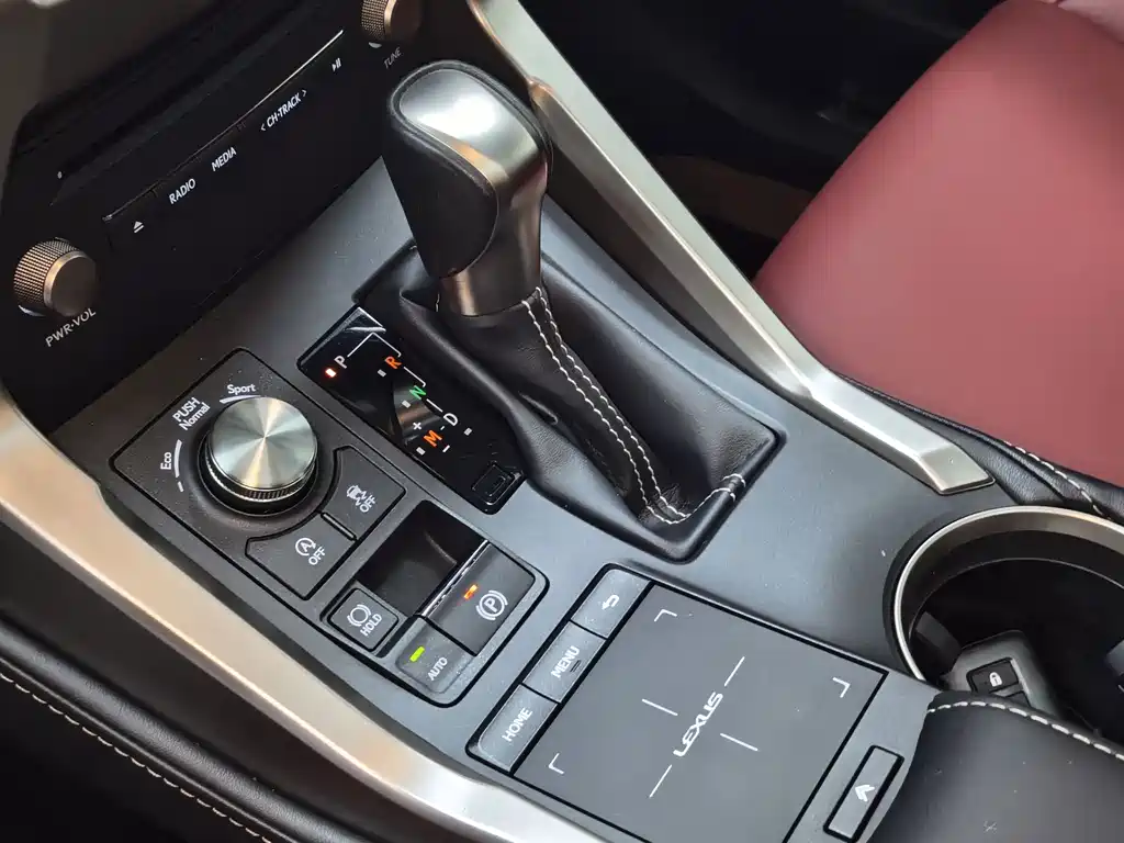 Lexus NX — миниатюра 18