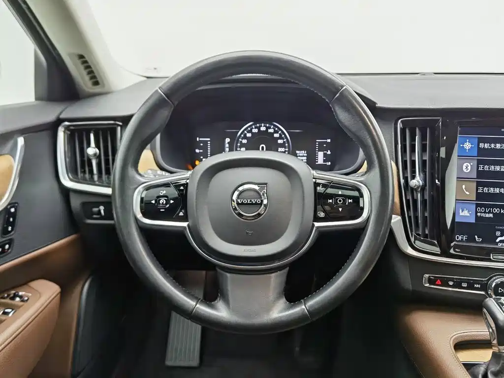 Volvo S90 — миниатюра 11