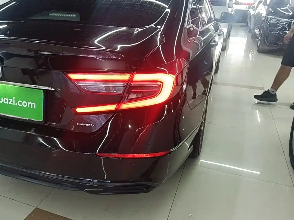 Honda Accord — миниатюра 8