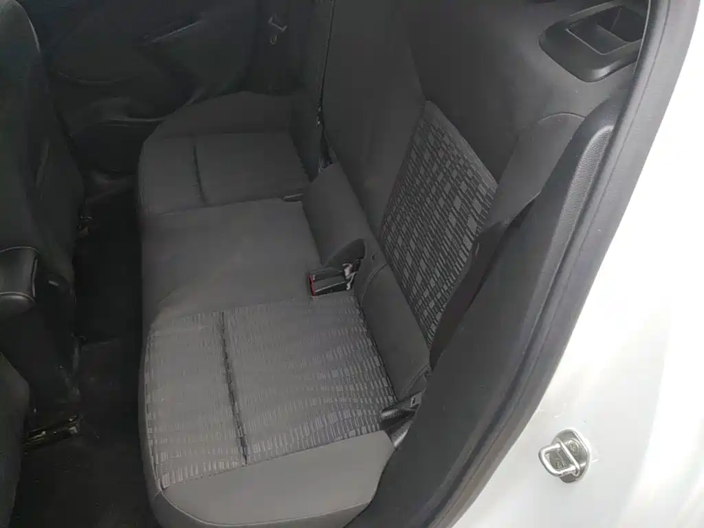 Buick Verano — миниатюра 17