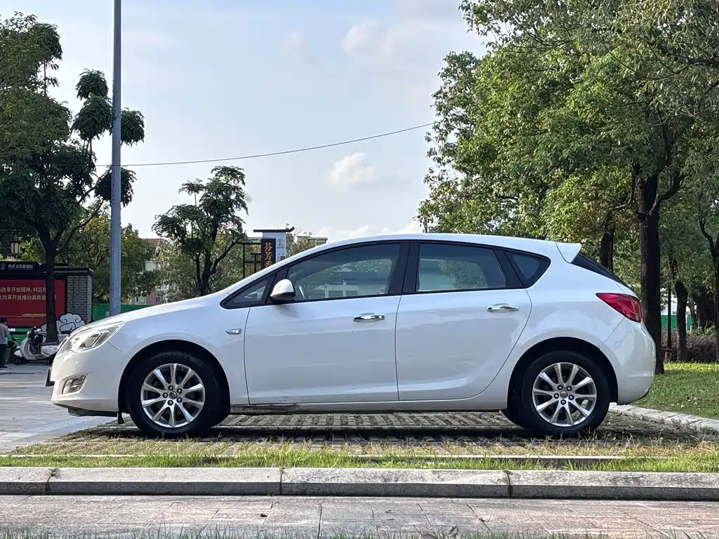Buick Excelle — миниатюра 4