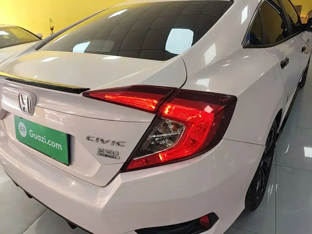 Honda Civic — миниатюра 8