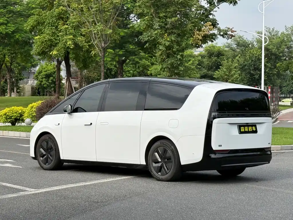 Li Auto Li MEGA — миниатюра 16