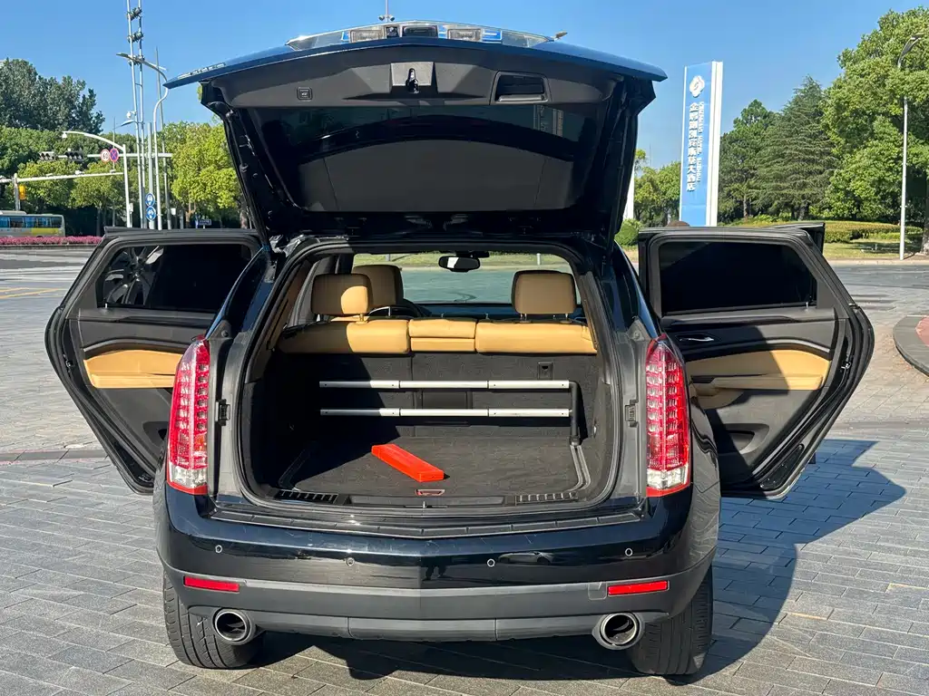 Cadillac SRX — миниатюра 10