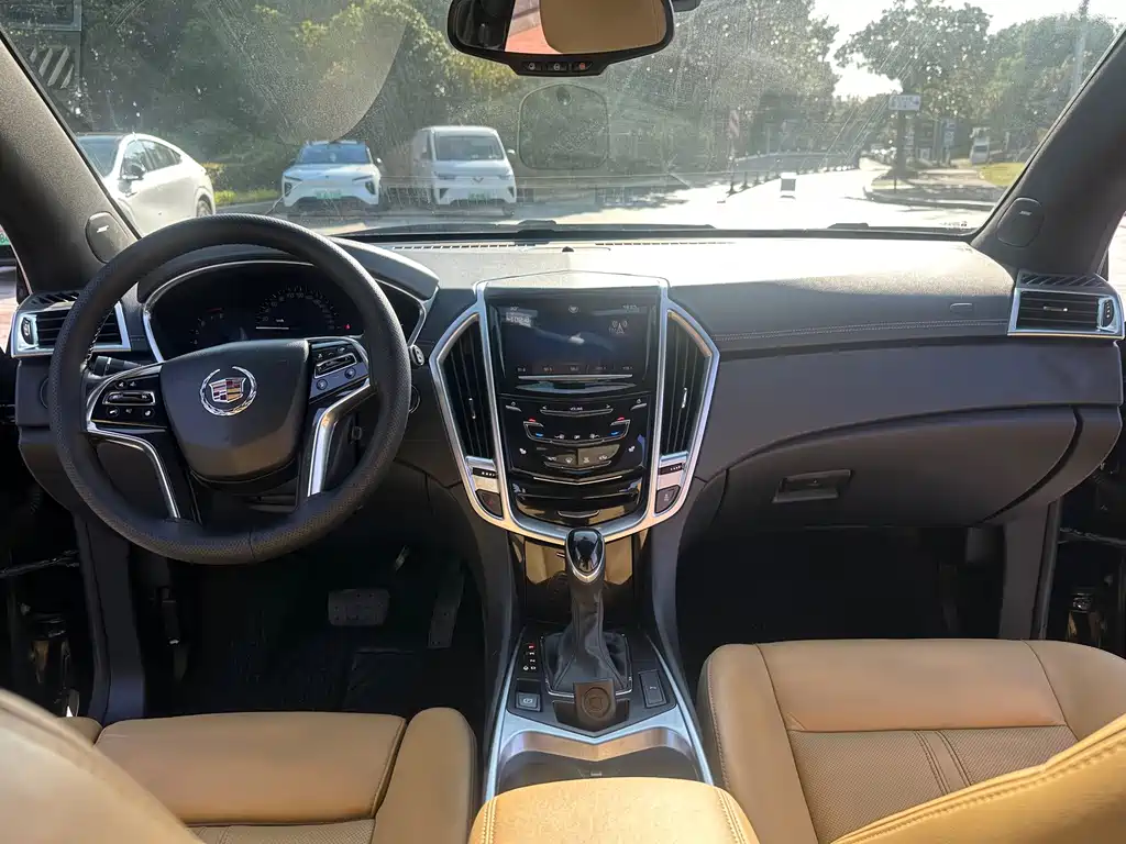 Cadillac SRX — миниатюра 15