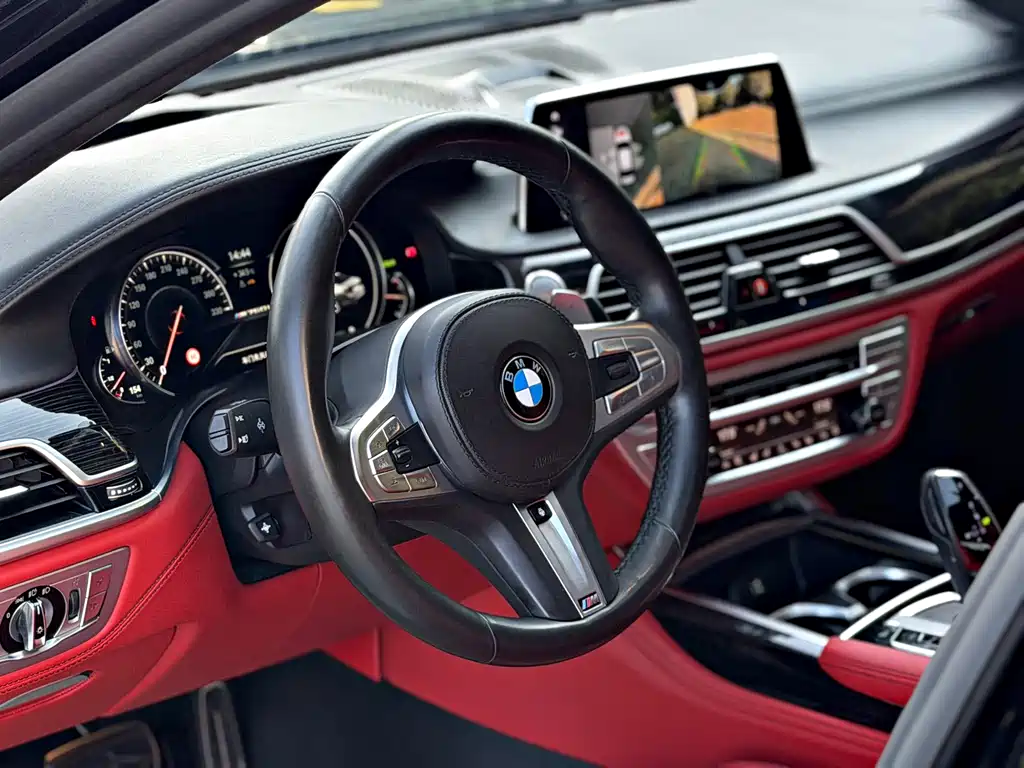 BMW 7 Series — миниатюра 4