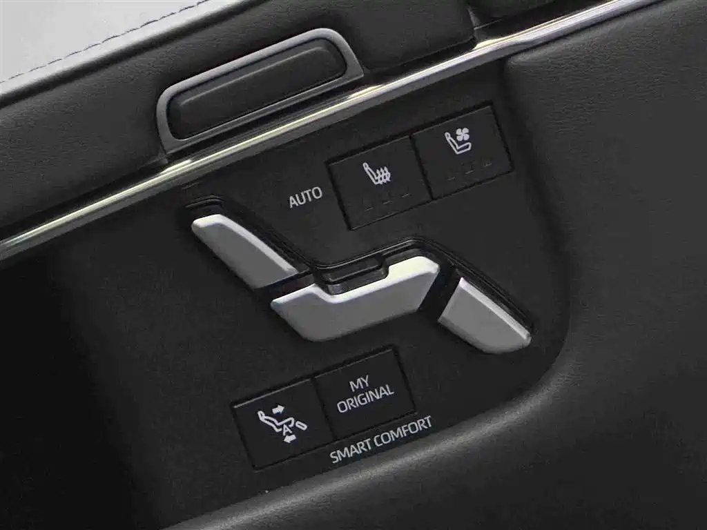 Toyota Alphard — миниатюра 14