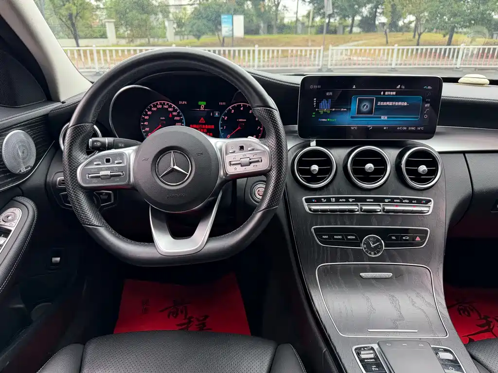 Mercedes-Benz C-Class — миниатюра 13