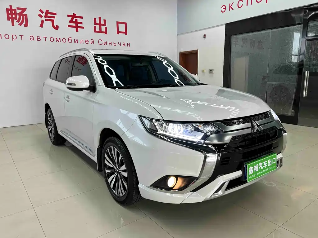 MITSUBISHI OUTLANDER