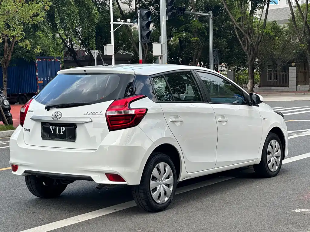 Toyota Yaris L — миниатюра 7