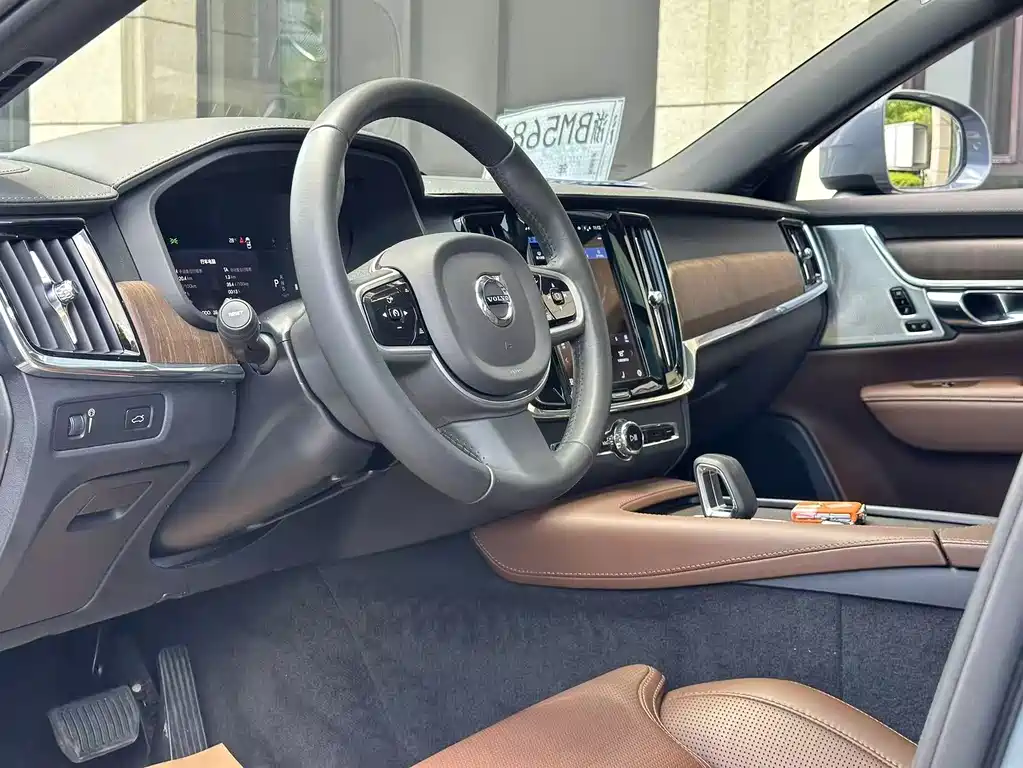 Volvo V90 2022 Cross Country B5 AWD