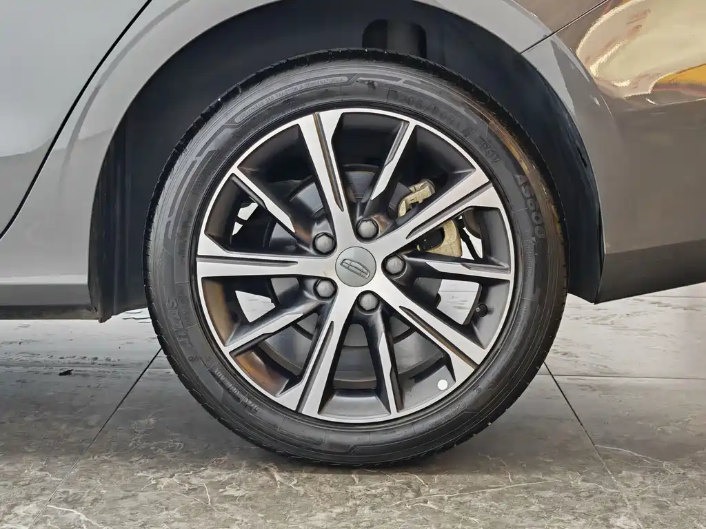 Geely Emgrand — миниатюра 9