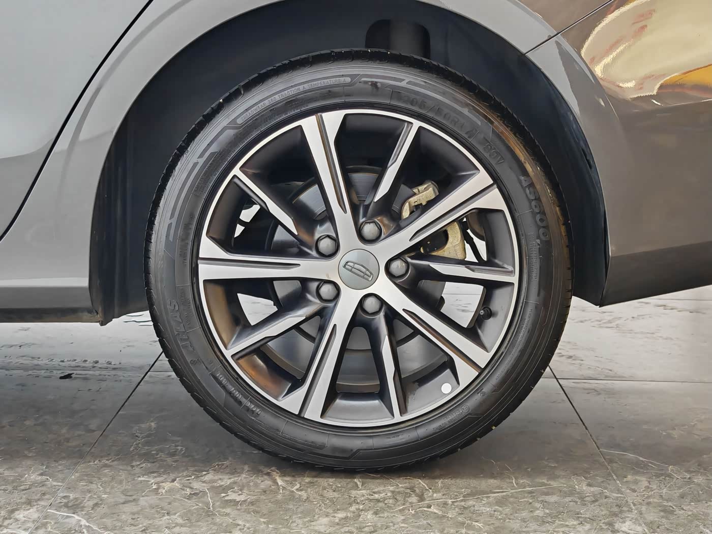 Geely Emgrand 1.5 л 2022 г. Чёрный, пробег 22000 км