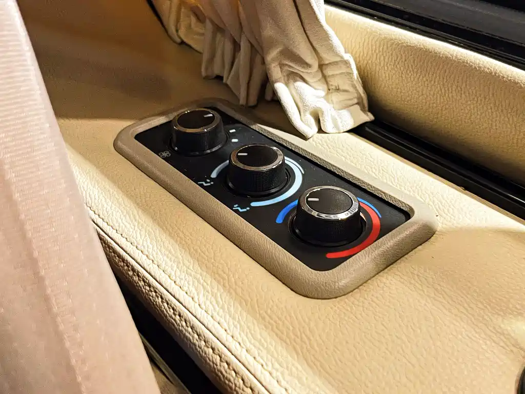 GMC Savana — миниатюра 18