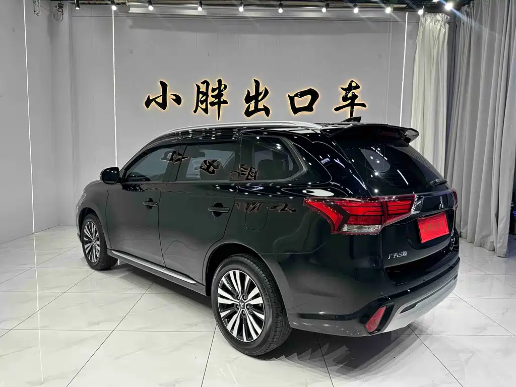 Mitsubishi Outlander — миниатюра 6
