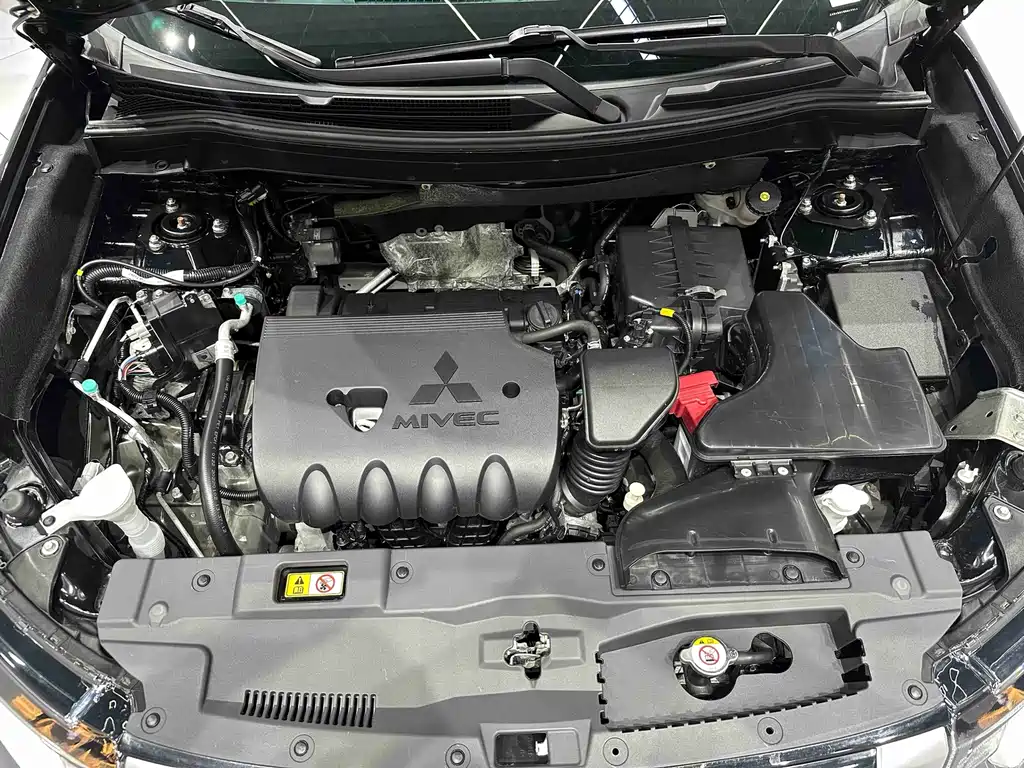 Mitsubishi Outlander — миниатюра 21