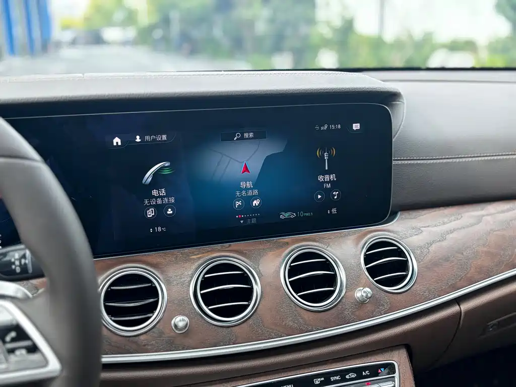 Mercedes-Benz E-Class — миниатюра 18