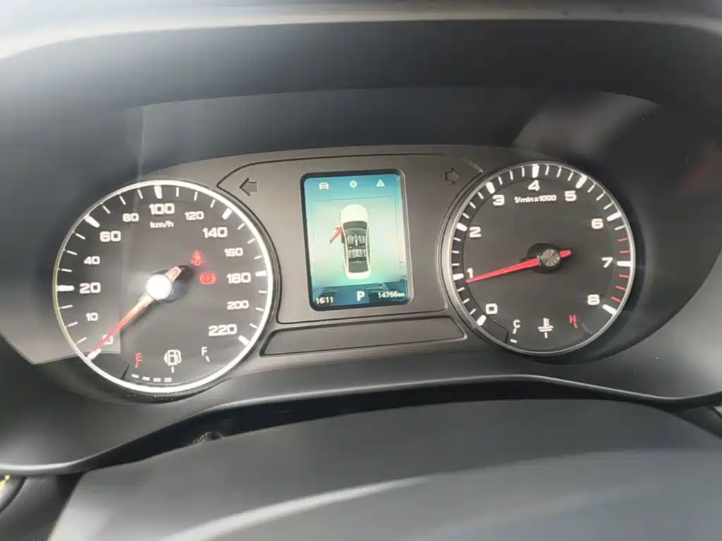 Roewe i5 — миниатюра 12