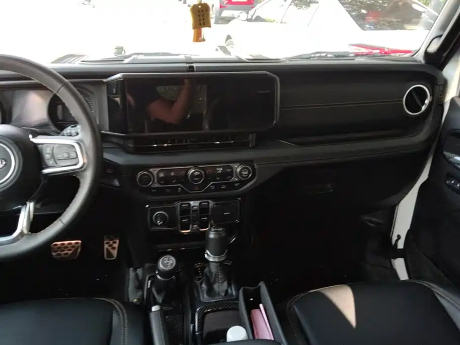 Jeep Wrangler PHEV — миниатюра 13